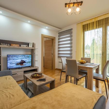 Apartmani Oktobar 06 Zlatibor Buitenkant foto